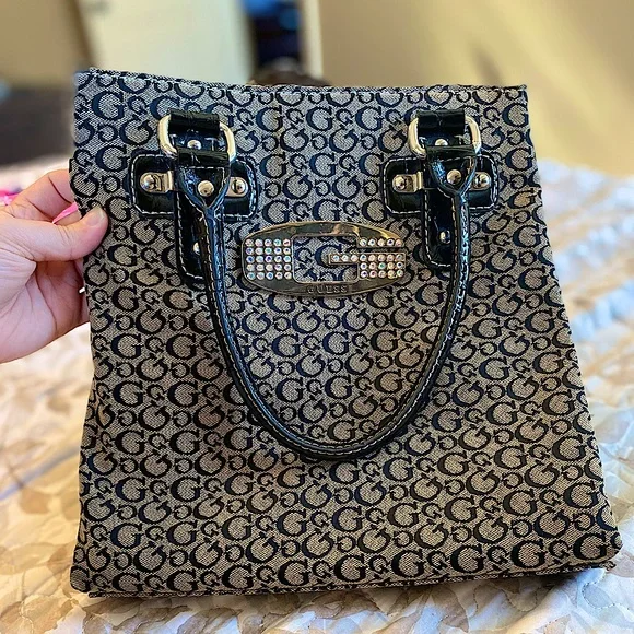 Guess Purse - Picture 2 of 3